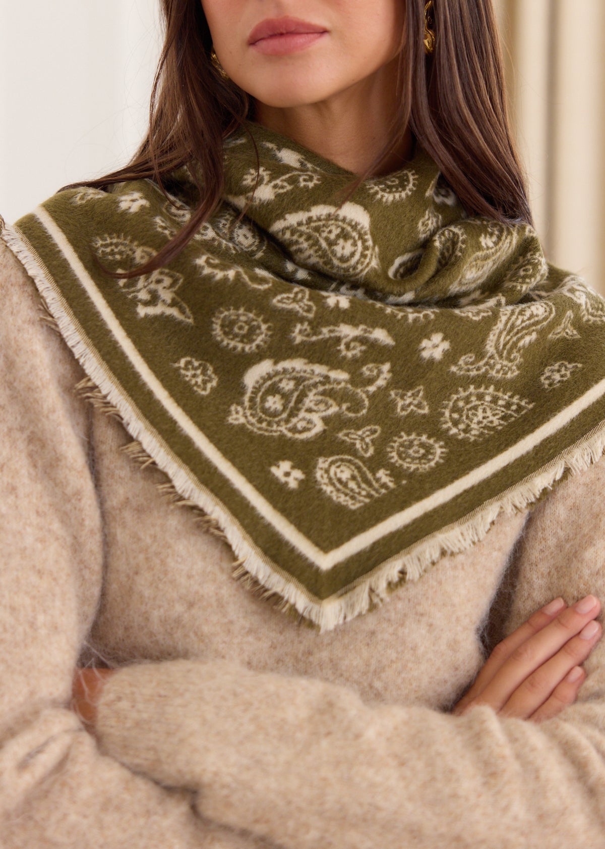 Livia Scarf