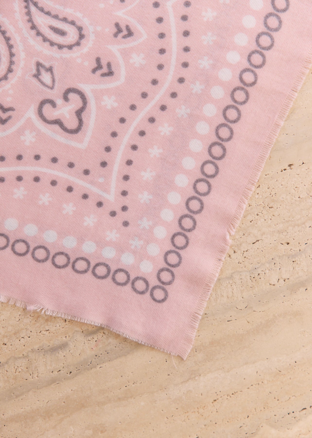 Kléo Scarf
