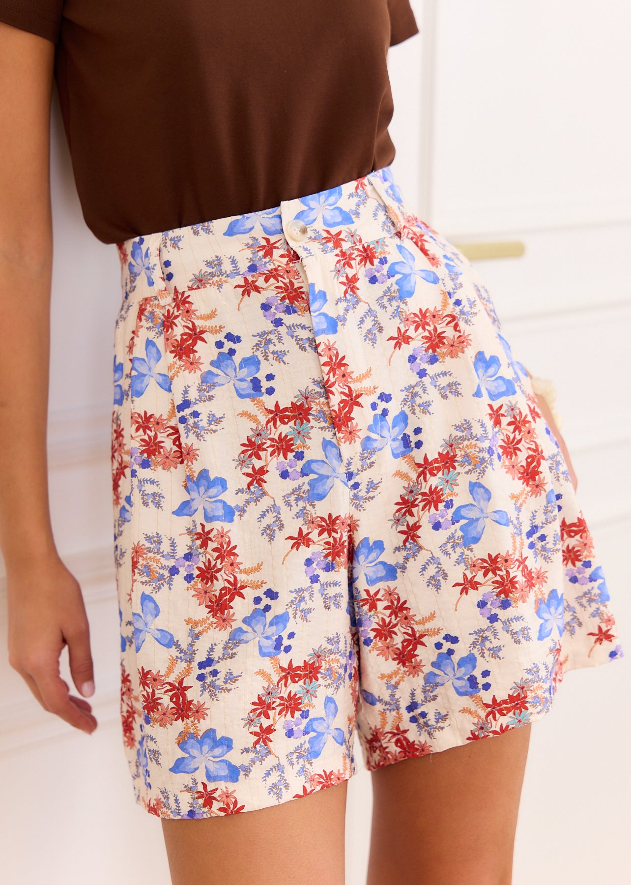 Short Anora