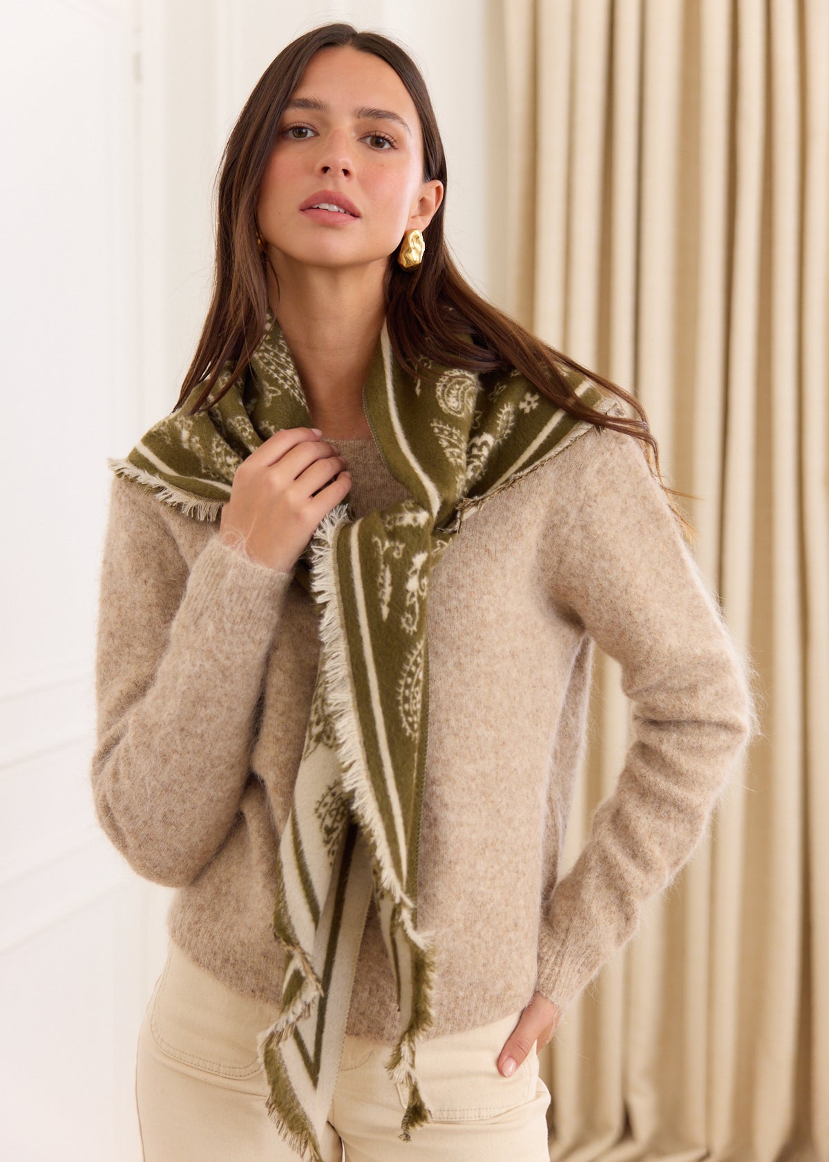 Livia Scarf