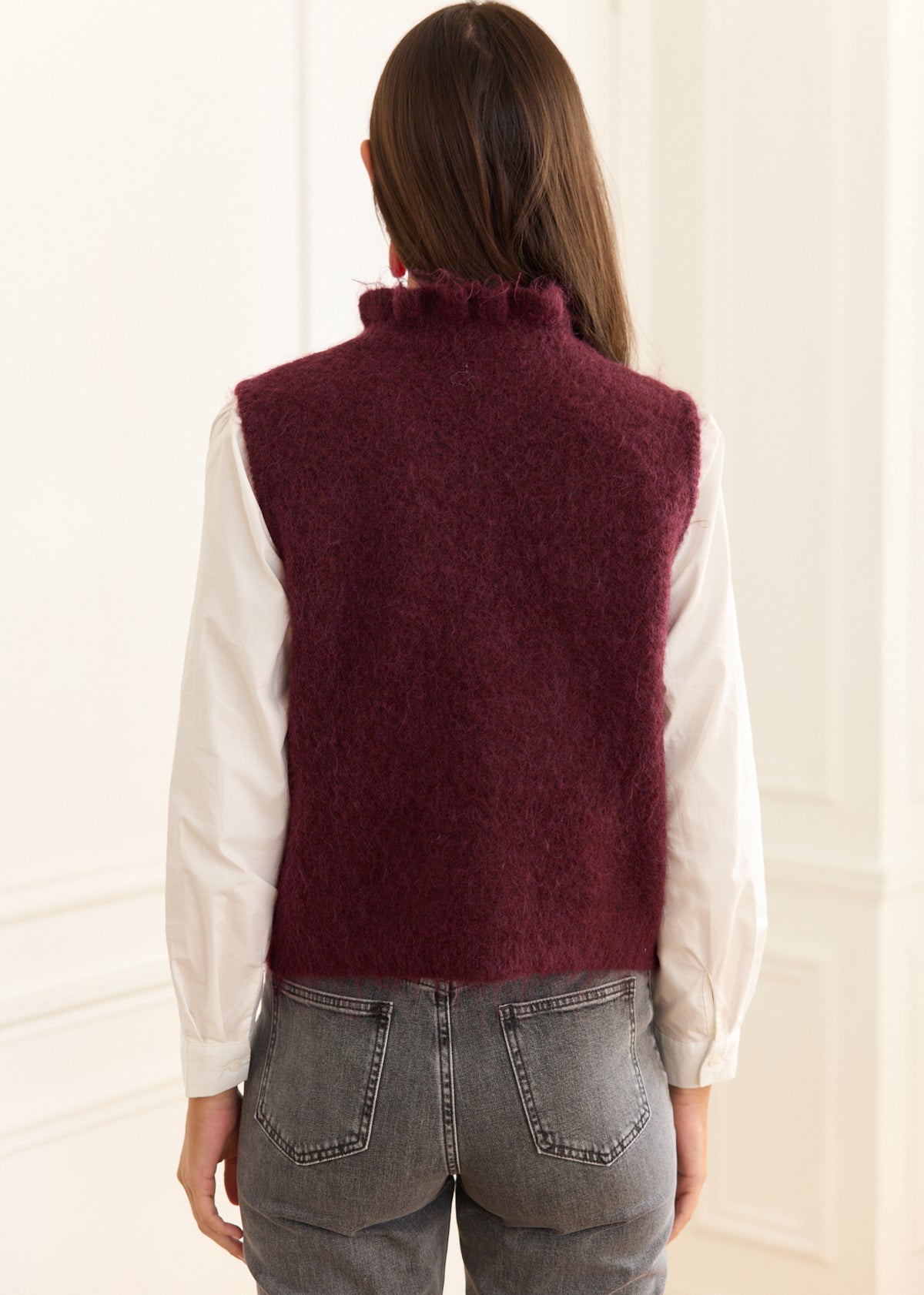 Esra Vest