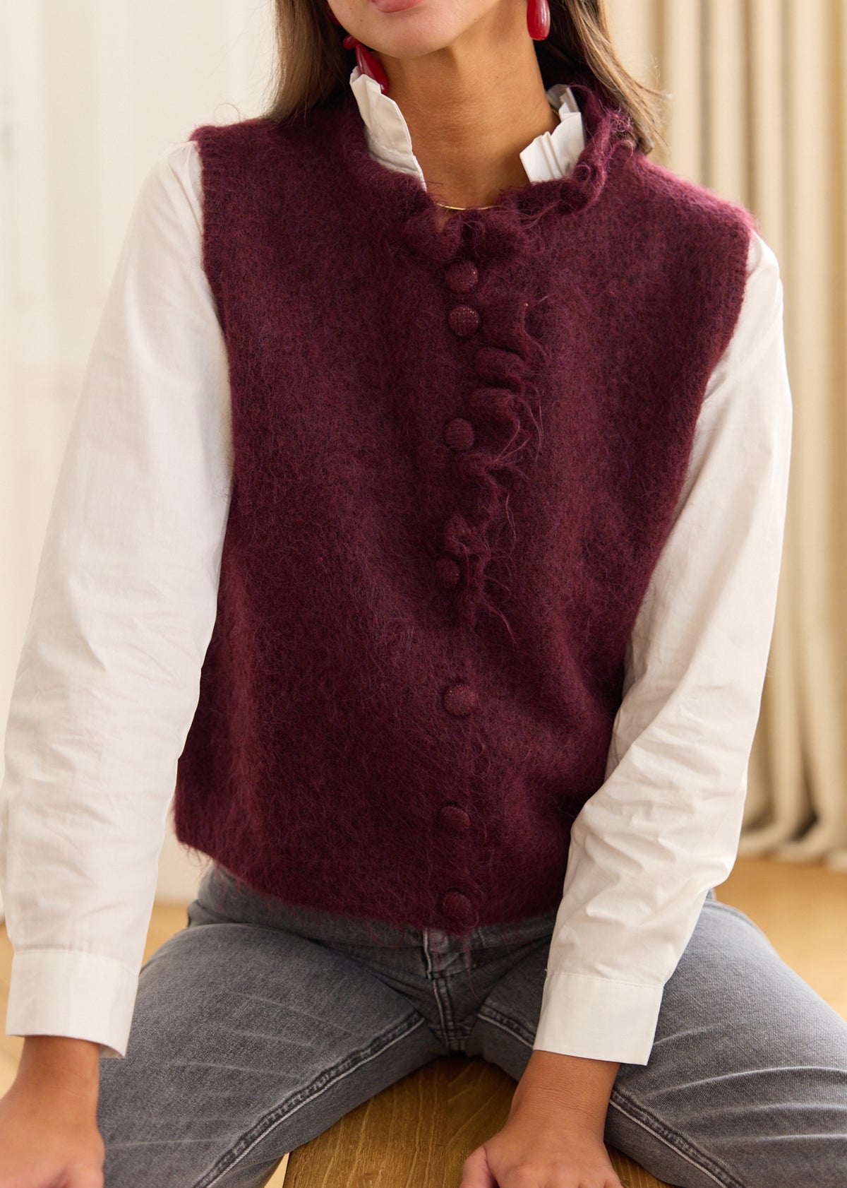 Esra Vest
