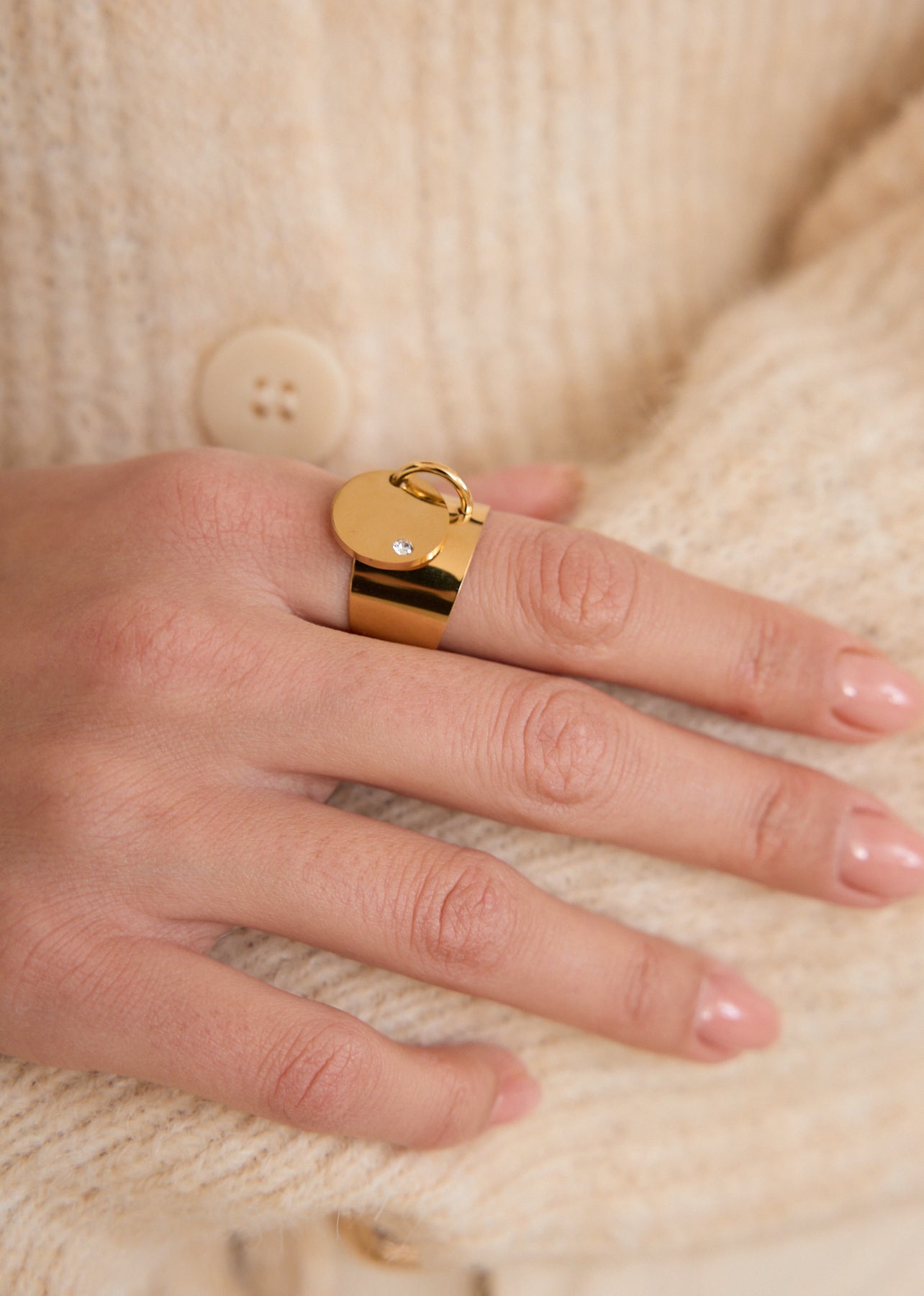 Sia ring