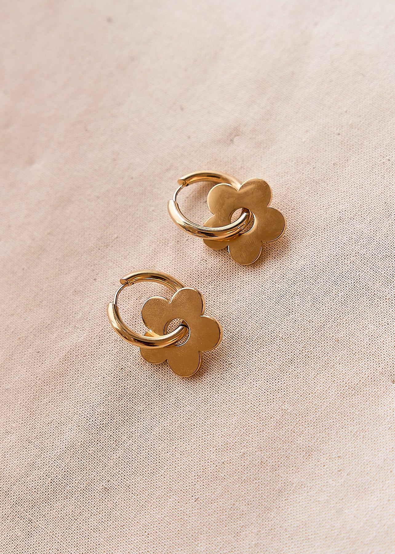 Motus_Boutique_Printemps_Boucles_Oreilles_Lila_Doré_1