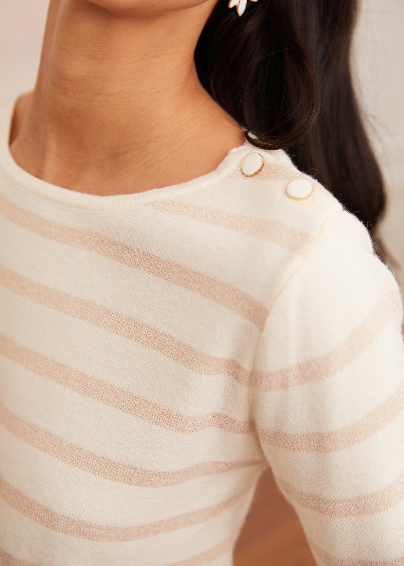 Motus_Boutique_Soft_Mid_Season_Pull_Barry_Ecru_Glod_3