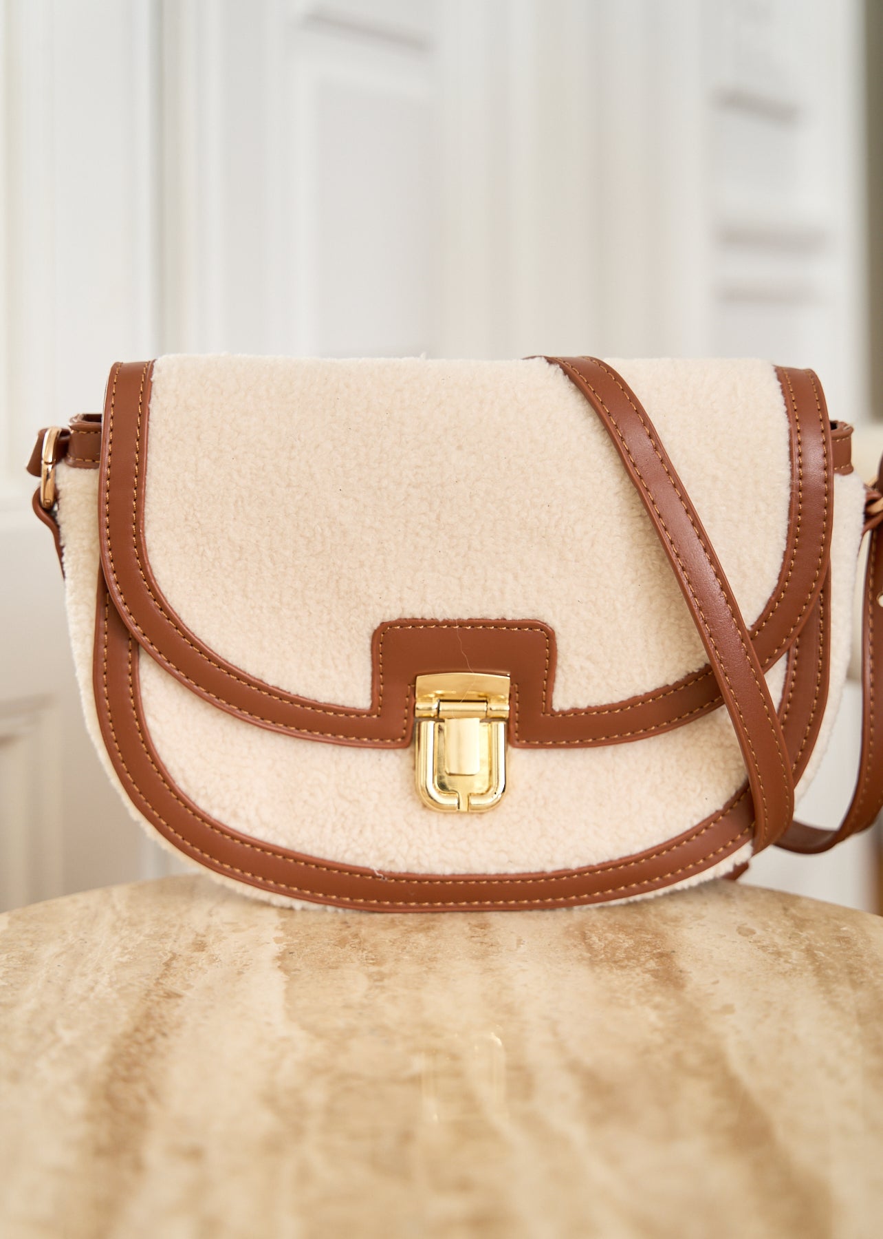 Sac effet mouton bandouliere camel beige Chloe Motus Boutique