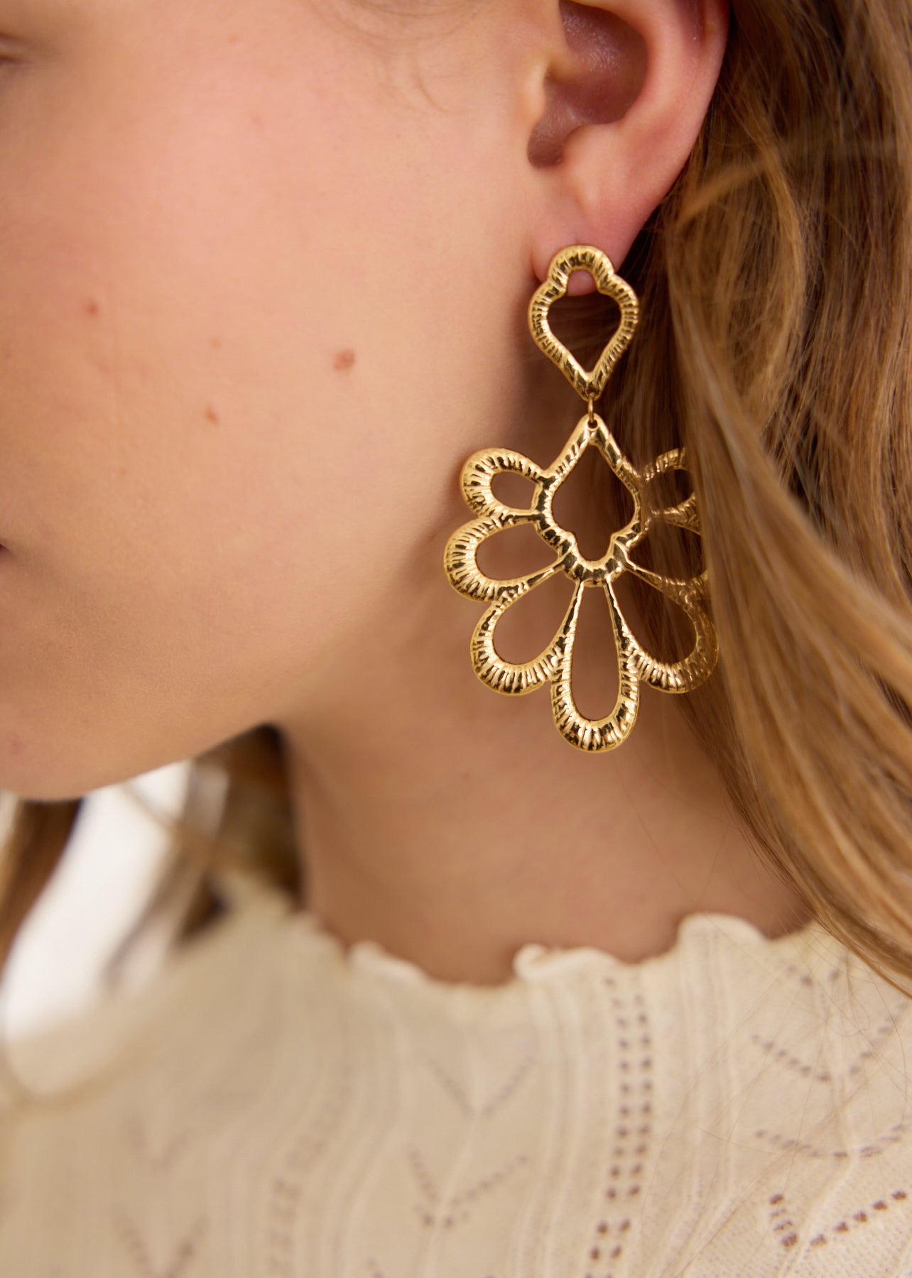 Ara Earrings