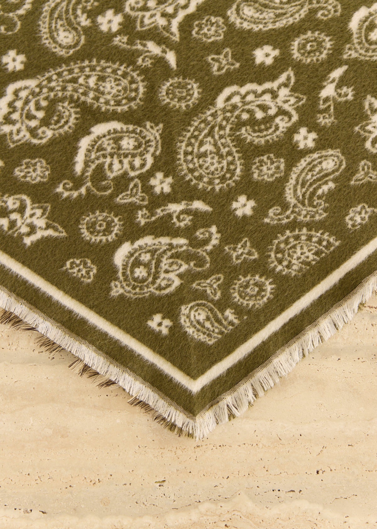 Livia Scarf