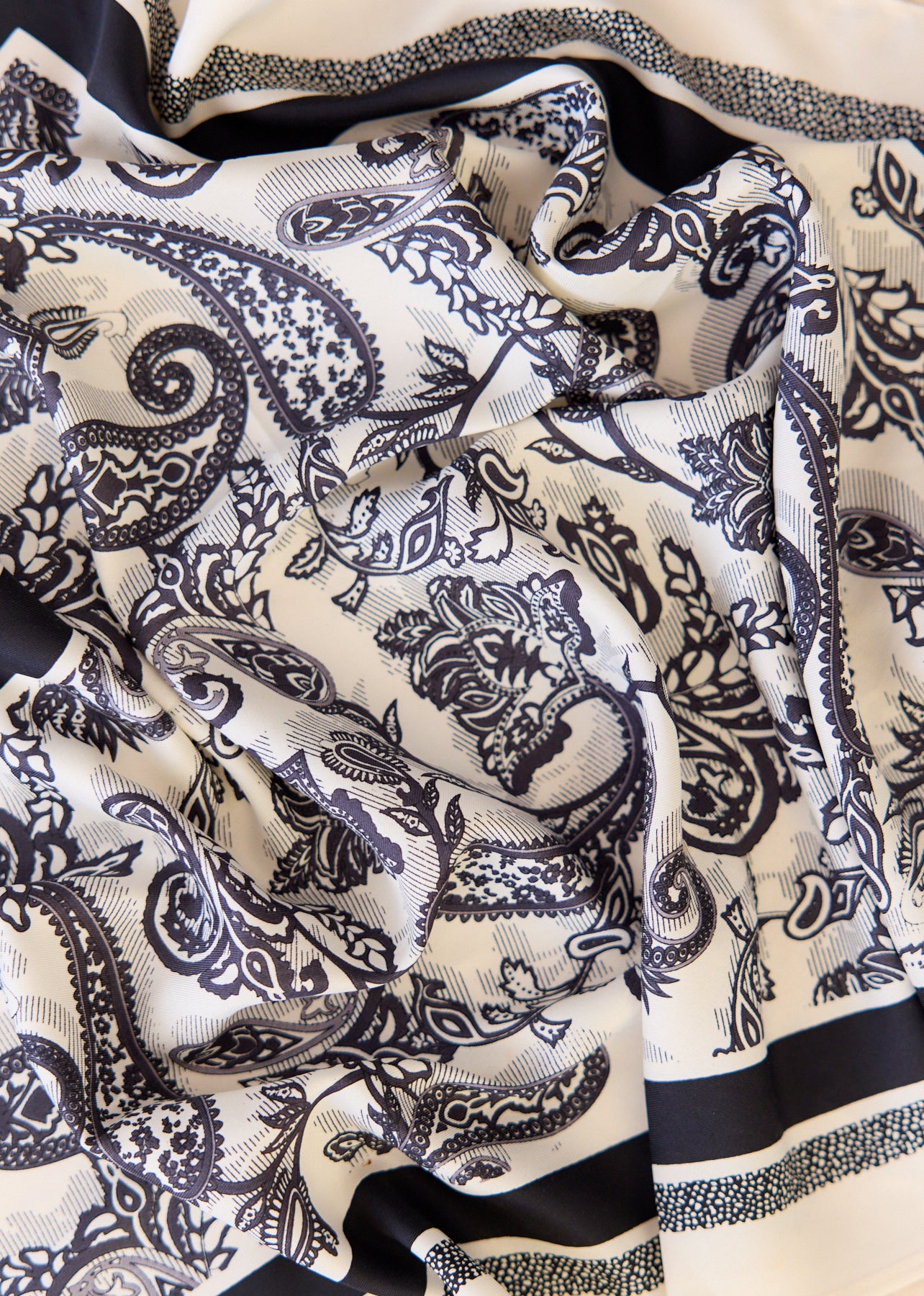 Laïla Scarf