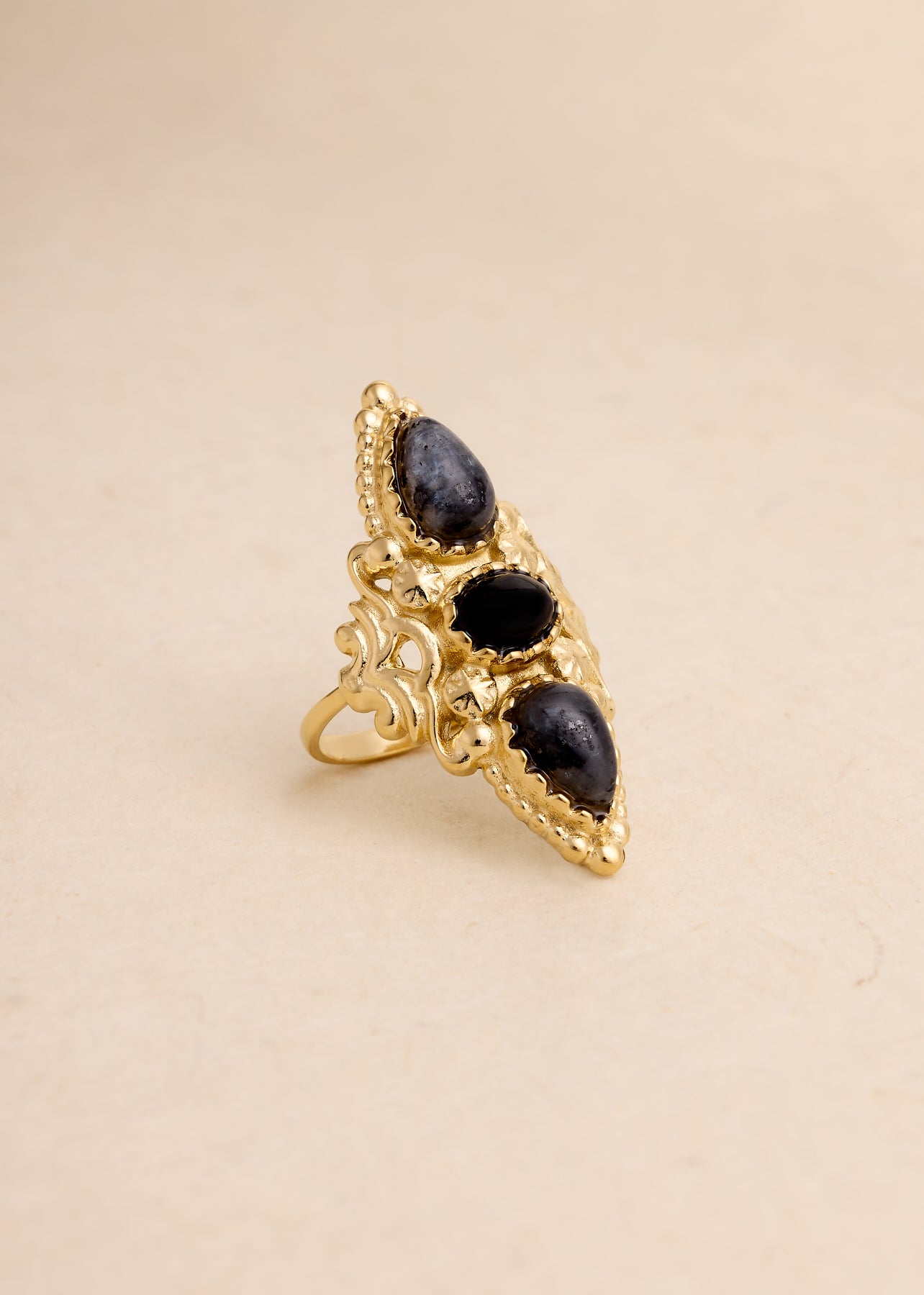 Bague Ezra