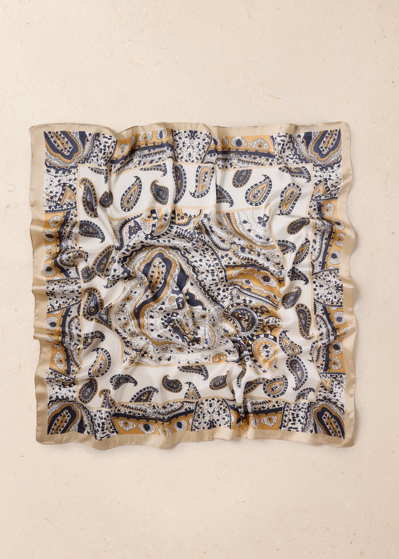 Loeiza scarf