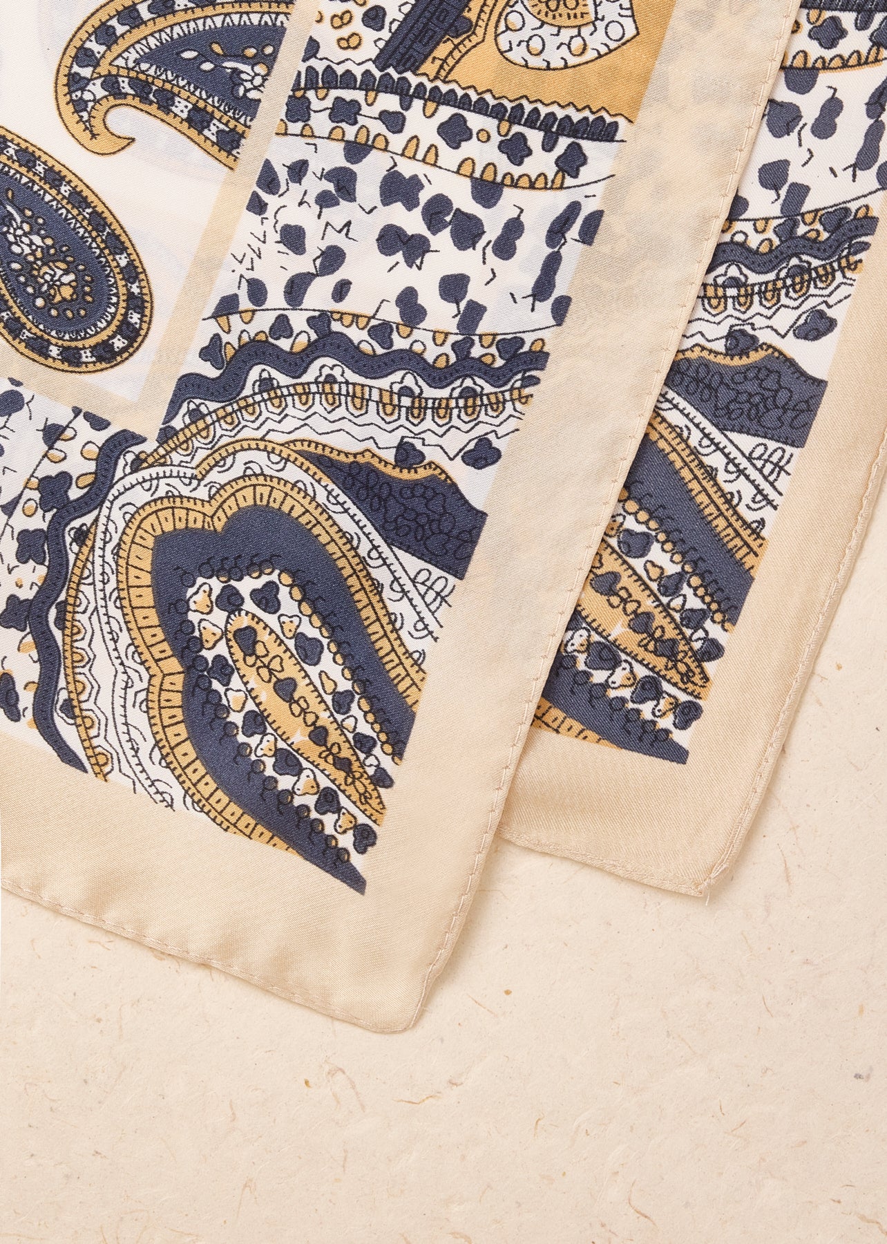 Loeiza scarf