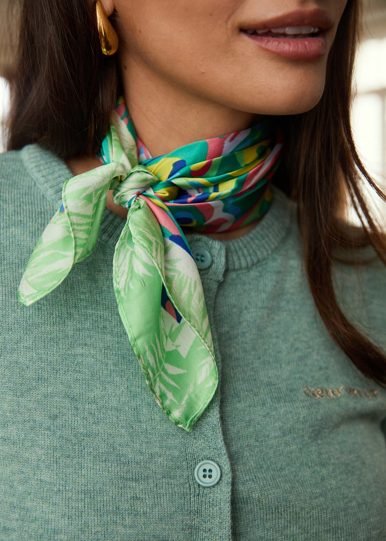 Motus_Boutique_Printemps_Foulard_Gladys_Imprimé_Fond_Vert_1